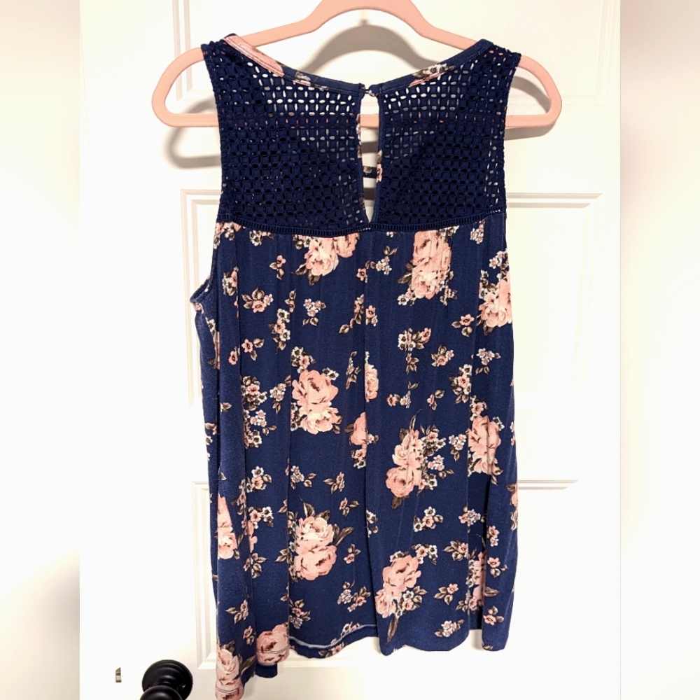 Torrid Super Soft Crew Neck Lace Inset Keyhole Tank